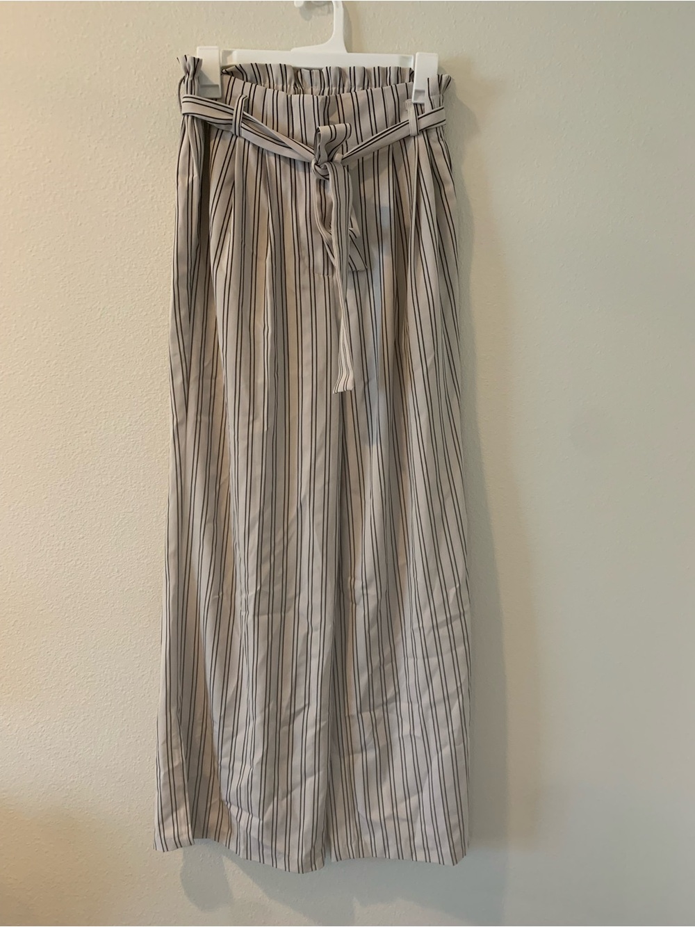 Adrianna Papell Cream and Black Vertical Stripe Paperbag Wide-Leg Pants